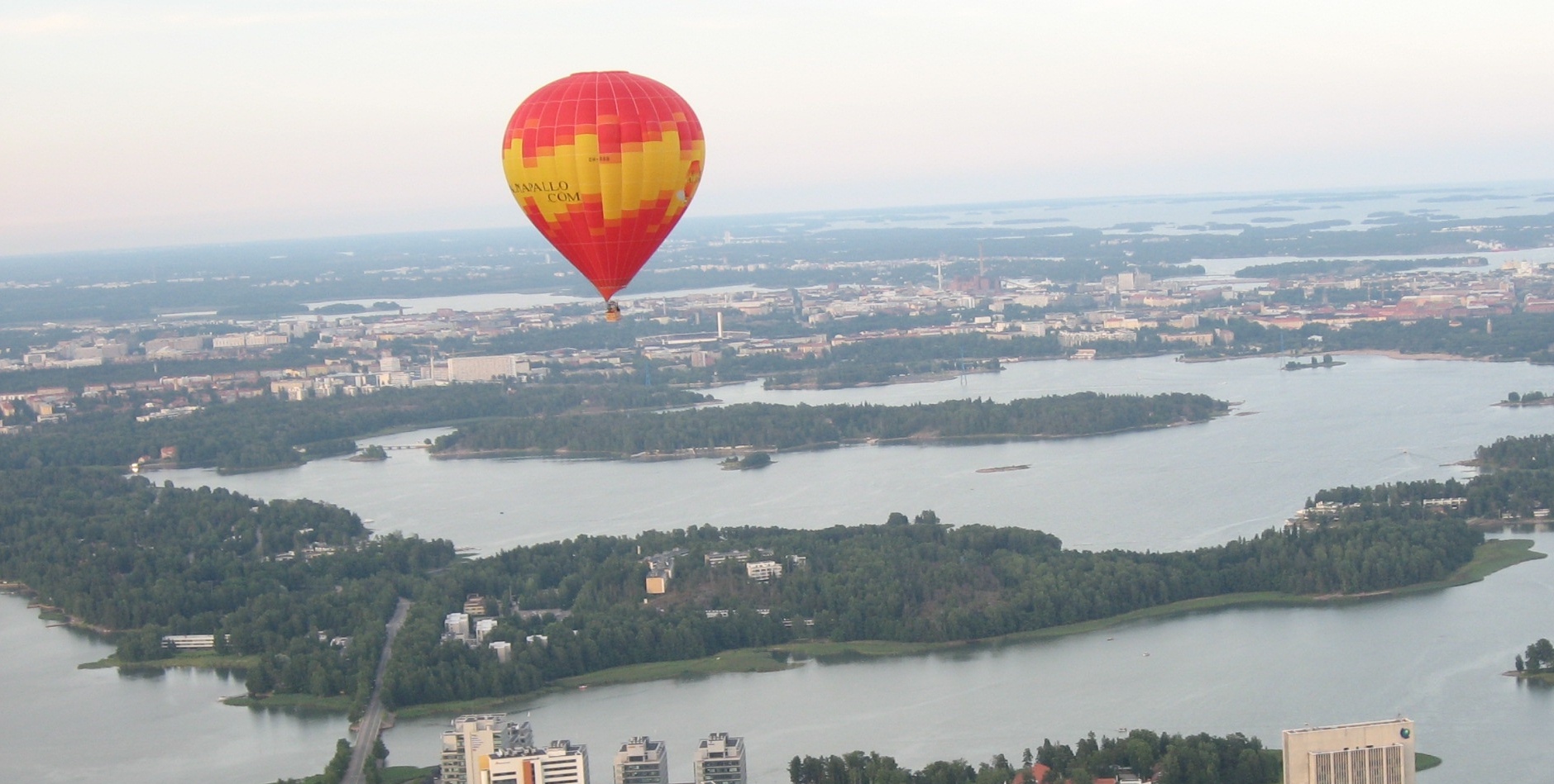 Lehtisaari ja kuumailmapallo (2009)